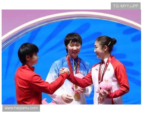 六名选手主场加冕冠军荣耀时刻 六名选手主场加冕冠军荣耀时刻